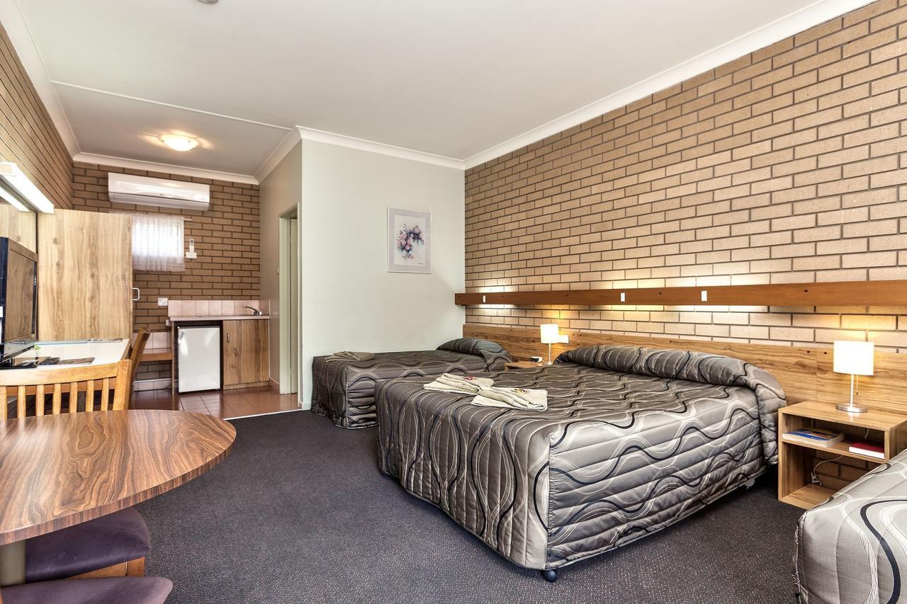 Holbrook Town Centre Motor Inn Exteriér fotografie
